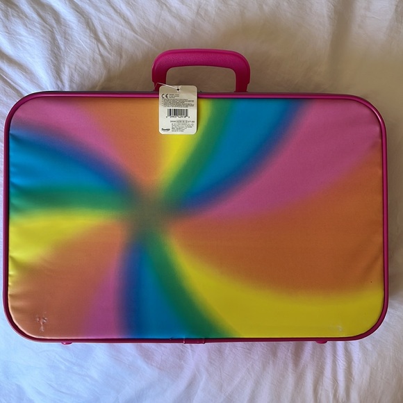 Hello Kitty Suitcase - Picture 2 of 16